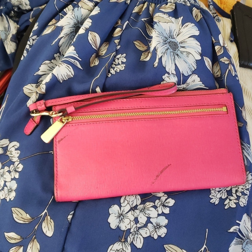 Coach Wristlet – Pretty in pink